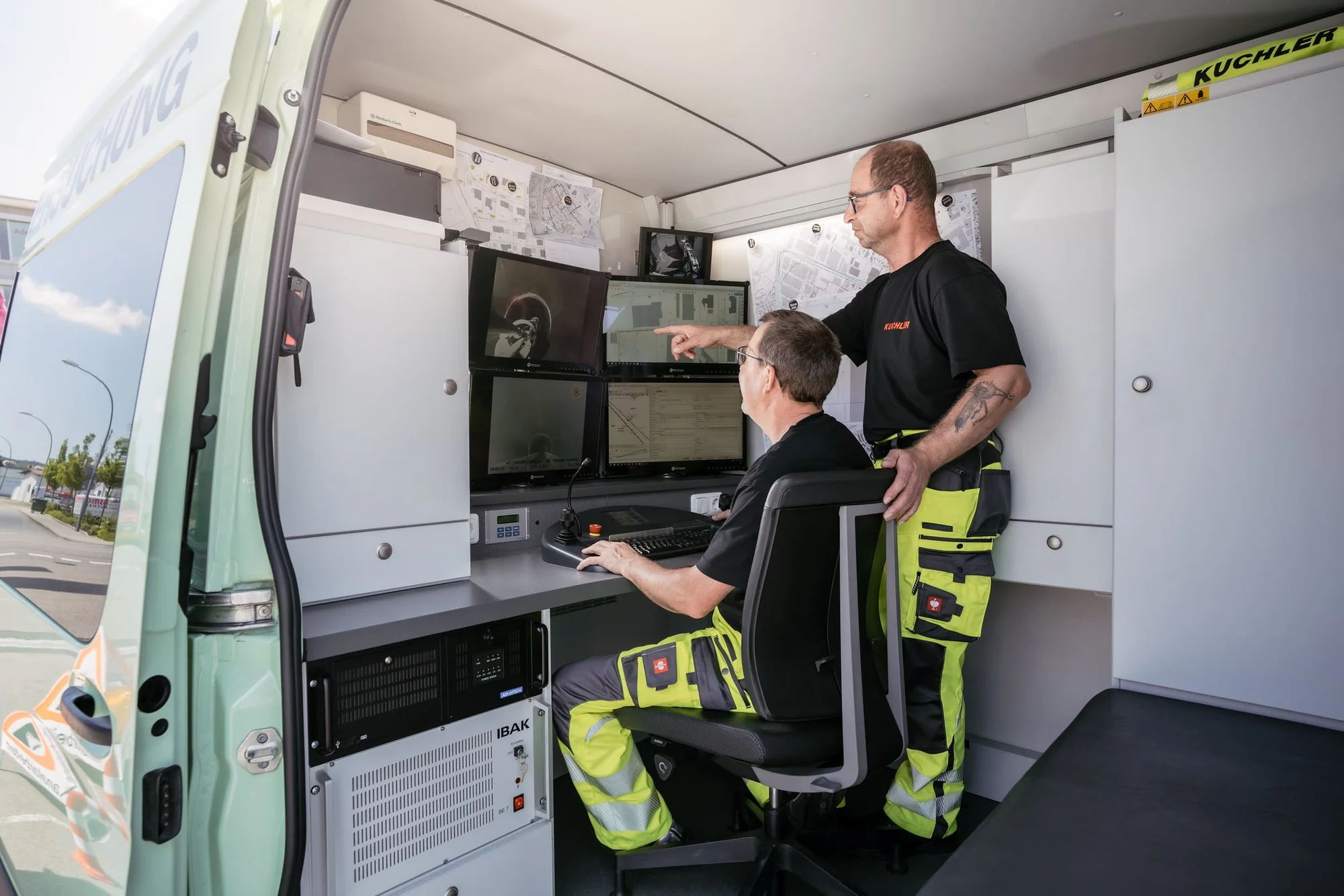 Kanalreinigung mit Spülfahrzeug in Zell